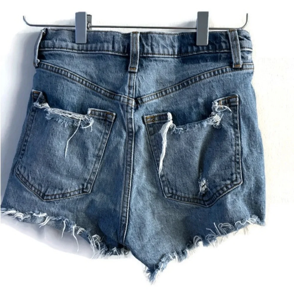 Abercrombie & Fitch High Rise Mom Jean Shorts Size 2 - Picture 2 of 3
